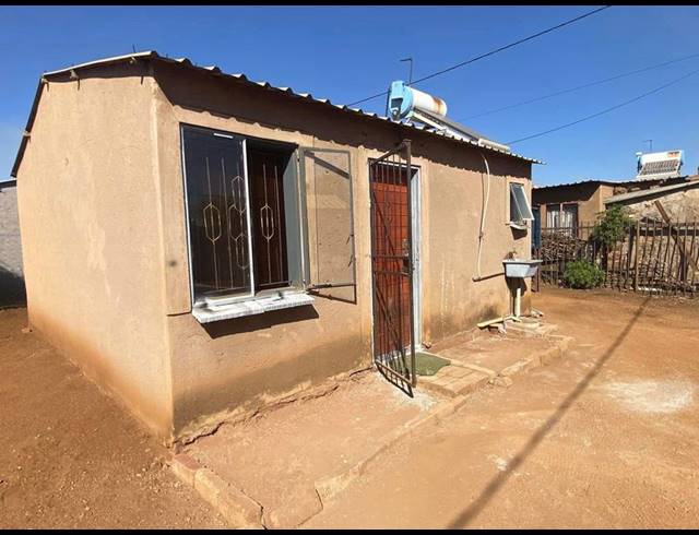 2 BEDROOM HOUSE FOR SALE IN GA-RANKUWA ZONE 1
